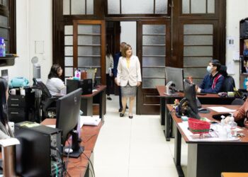 Vicepresidenta Karin Herrera visitó a su equipo de trabajo. /Foto: Vicepresidencia de la República.