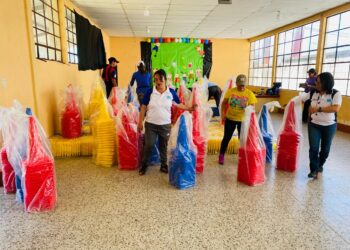 Entregan materiales didácticos deportivos en San Marcos