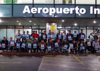 Grupo de guatemaltecos beneficiados con el Programa de Trabajo Temporal. /Foto: Mintrab.