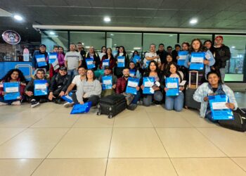 Sale del país el primer grupo de trabajadores con visas temporales del 2024