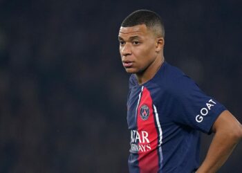Mbappé anuncia al PSG que no seguirá la próxima temporada