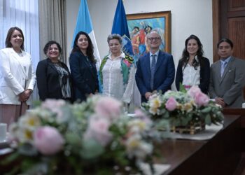 Primera dama recibe a autoridades del BID para trabajar por la población vulnerable