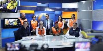 Conferencia de prensa sobre la situación del incendio forestal en el volcán de Agua. /Foto: José Archila.