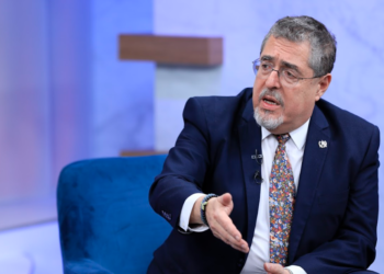 El mandatario abordó la presentación de querella contra la fiscal general. / Foto: Noé Pérez.