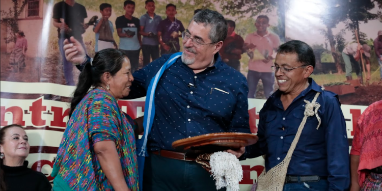Presidente Arévalo reconoció la importancia de escuchar a los pueblos indígenas. / Foto: Noé Pérez.