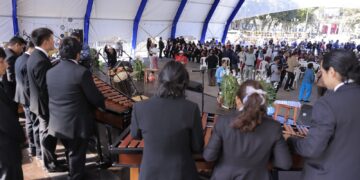 Los guatemaltecos se reunieron en la Plaza Central para celebrar el Día Nacional de la Marimba. /Foto: Gilber García