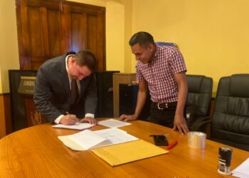 Por cuarto día consecutivo, reciben expedientes de aspirantes a gobernador en Huehuetenango