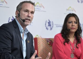 Autoridades de turismo comparten estrategias para el desarrollo del sector. /Foto: Inguat