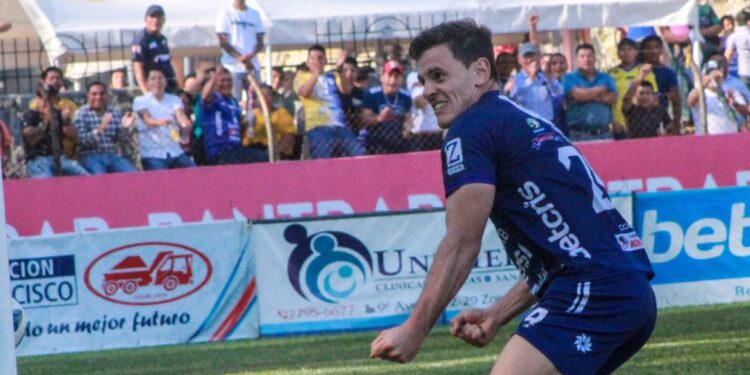 Cobán Imperial golea a Comunicaciones