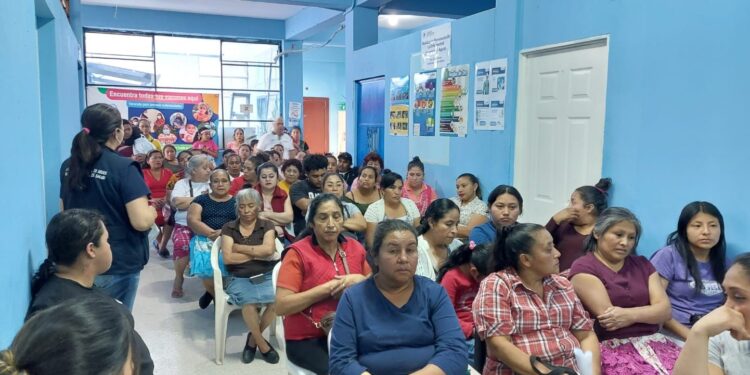 Fortalecen medidas sanitarias en mercado municipal de Jalapa