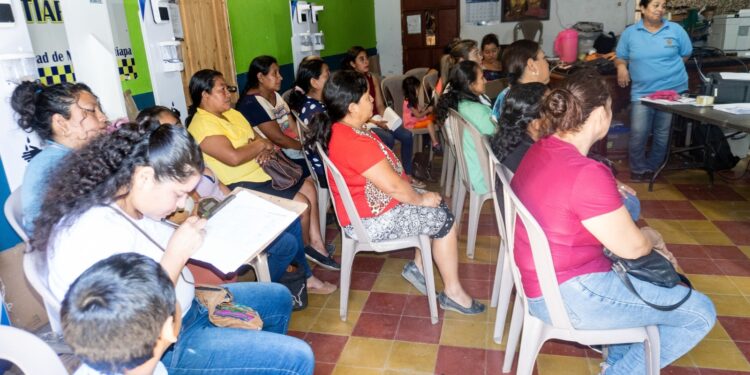 En Moyuta, Jutiapa, desarrollan reunión para empoderar a mujeres