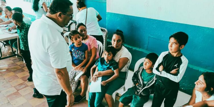 Brindan jornada médica odontológica a niños de Jalpatagua, Jutiapa