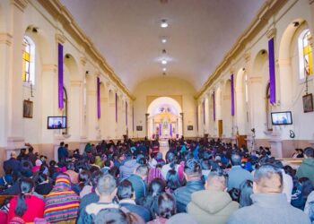 Fieles católicos celebran el inicio de la Cuaresma en Totonicapán