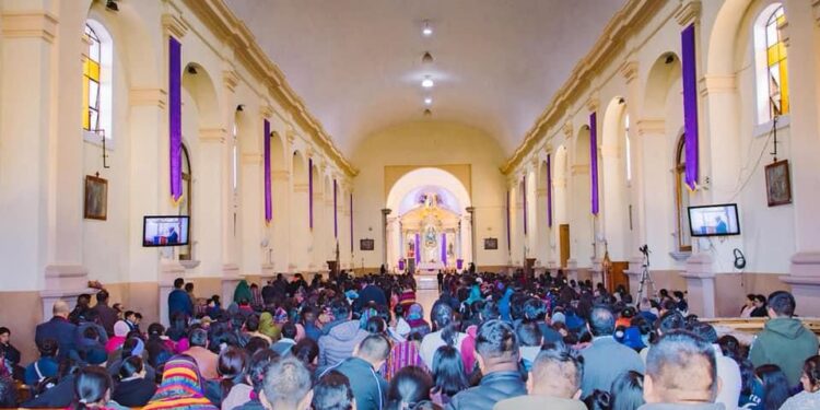 Fieles católicos celebran el inicio de la Cuaresma en Totonicapán