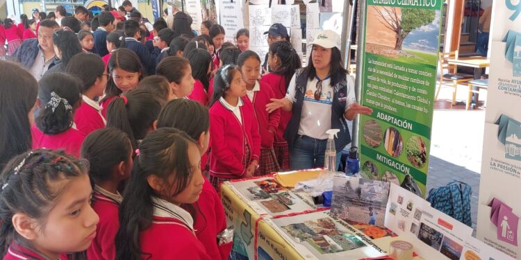 Desarrollan primera feria ambiental en Sololá