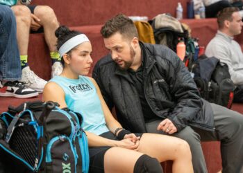 Un amor que rebota: una pareja, dos corazones y el legado raquetbolero de sus padres