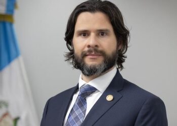Antonio Romero asume como viceministro de Inversión y Competencia