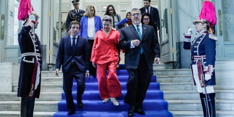 Presidente Arévalo se reúne con el alcalde de Madrid, España