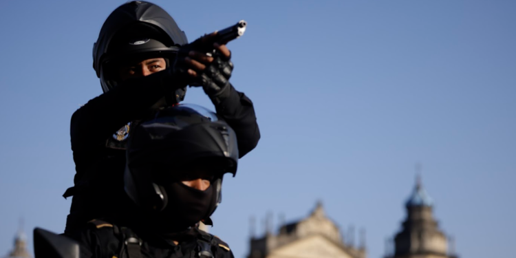 Investigadores y expertos en inteligencia criminal conforman la nueva unidad para combatir las extorsiones