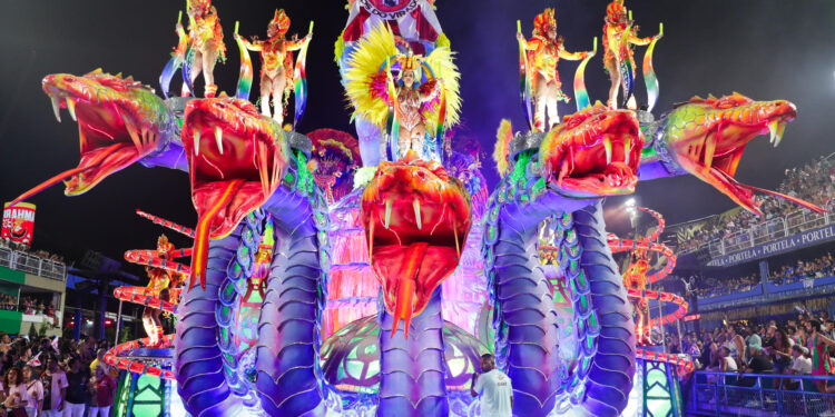 Brasil se entrega al último día del Carnaval transformado en una gran fiesta