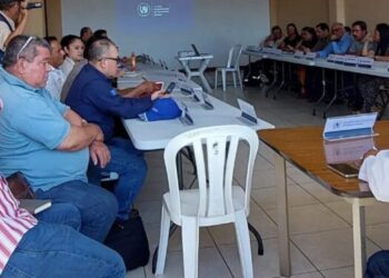Comisión de recepción y análisis de gobernadores en Jutiapa.