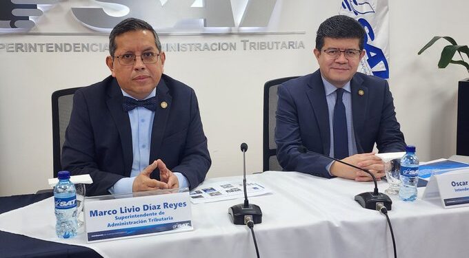 Conferencia de prensa de la SAT.