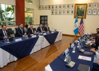 Delegación estadounidense se reúnen con autoridades de Guatemala