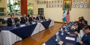 Delegación estadounidense se reúnen con autoridades de Guatemala