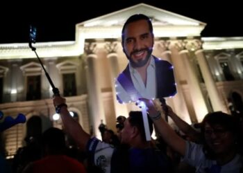 Presidente Arévalo saluda a su homólogo salvadoreño por su victoria electoral