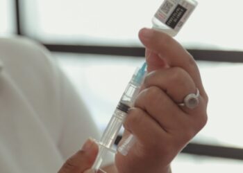 Vacuna brasileña contra el dengue tiene una eficacia del 79.6 %