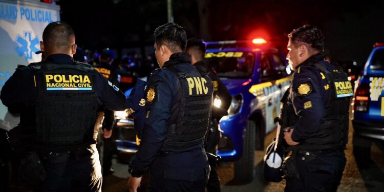 Ministro Jiménez: “Buenos días, Granja Penal Canadá, les llegó esta visita”