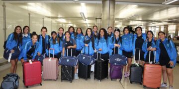 Selección femenina arriba a Los Ángeles para duelo ante El Salvador