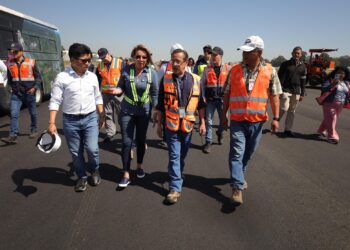 La ministra de la Vega visitó el AILA. /Foto: CIV