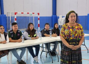 Autoridades del Ministerio de Desarrollo habilitaron el Centro de Acopio en el parque Erick Barrondo. /Foto: Mides