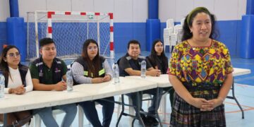 Autoridades del Ministerio de Desarrollo habilitaron el Centro de Acopio en el parque Erick Barrondo. /Foto: Mides