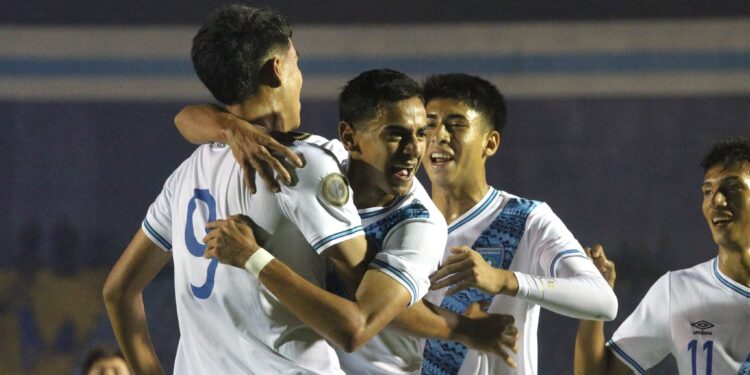 Guatemala cumple y derrota a Barbados