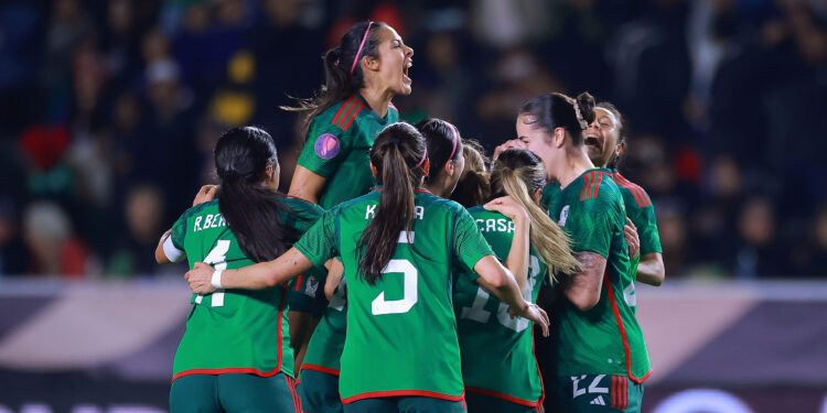 México da la campanada y avanza a cuartos como primera del Grupo A