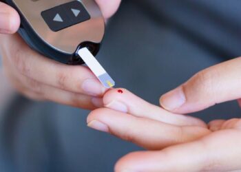 Científicos mexicanos crean tecnología que mejora control de glucosa y detecta daño renal