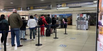 Guatemala multará a aerolíneas por pasajero sin requisitos de ingreso a partir de este domingo