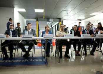 Integran mesa interinstitucional de rescate al Aeropuerto Internacional la Aurora.