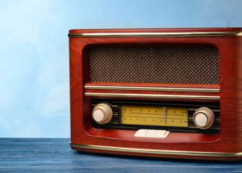 La radio comienza su segundo siglo como medio ampliamente confiable