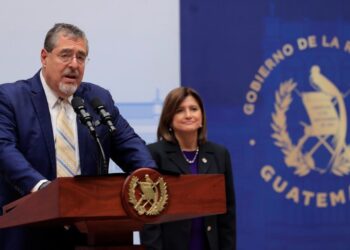 Mandatario reitera transparencia en elección de gobernadores. / Foto: Noé Pérez y Gilber García.