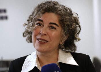 Ministra de Economía dice que quieren dar confianza para invertir en el país