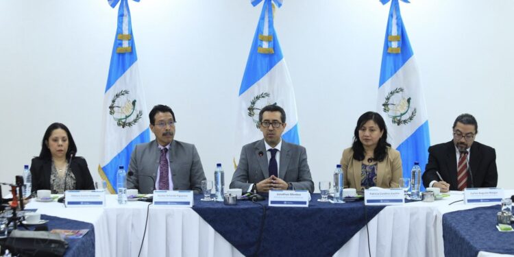Ministro de Finanzas presenta su plan de trabajo