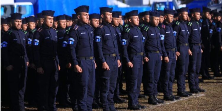 PNC espera recibir tres mil aspirantes a agentes