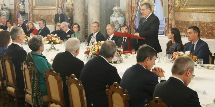 Presidente: “Seguiremos caminando juntos y construyendo historia”