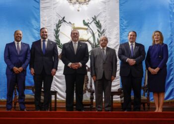 Embajadores presentan cartas credenciales ante el presidente Bernardo Arévalo