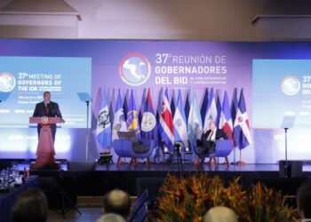 Reunión del BID: Presidente expone metas para saldar deuda histórica en el país