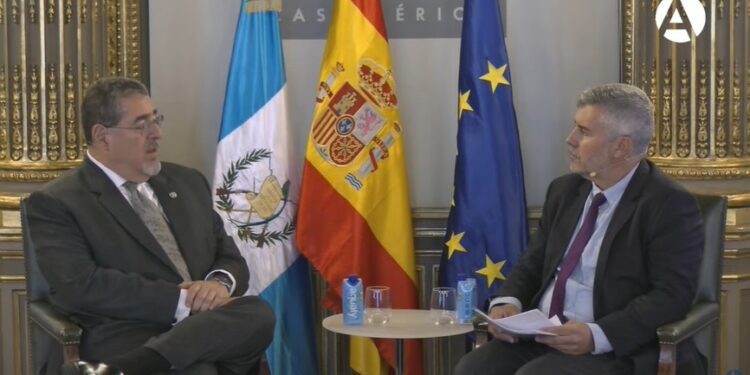 Bernardo Arévalo: “Mi padre es para mí una inspiración y un compromiso”