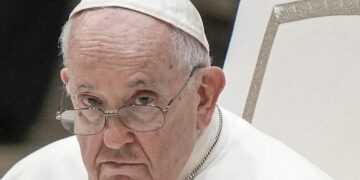 El Papa advierte de que la sociedad actual está “llevando el mundo a límites peligrosos”